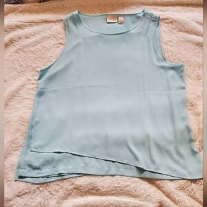 Women's sleeveless tank style blouse